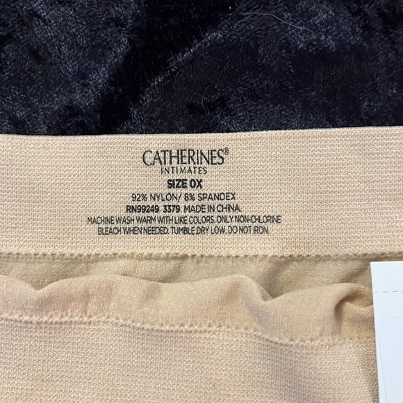 Catherine’s Hi-cut brief (size 0) and Trouser Socks - Picture 4 of 7